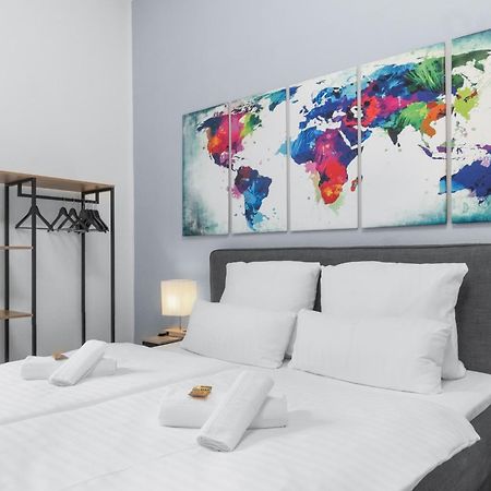 Tolles Design, Hochwertig, Vollausstattung, 3 Zimmer, Grosses Bad & Gaeste-Wc, Grosse Kueche, 3 X Smart Tv, 11 Min Zum Hbf Duisburg Buitenkant foto