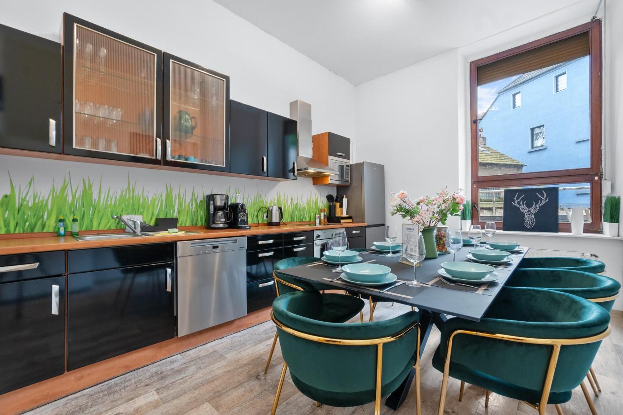 Tolles Design, Hochwertig, Vollausstattung, 3 Zimmer, Grosses Bad & Gaeste-Wc, Grosse Kueche, 3 X Smart Tv, 11 Min Zum Hbf Duisburg Buitenkant foto